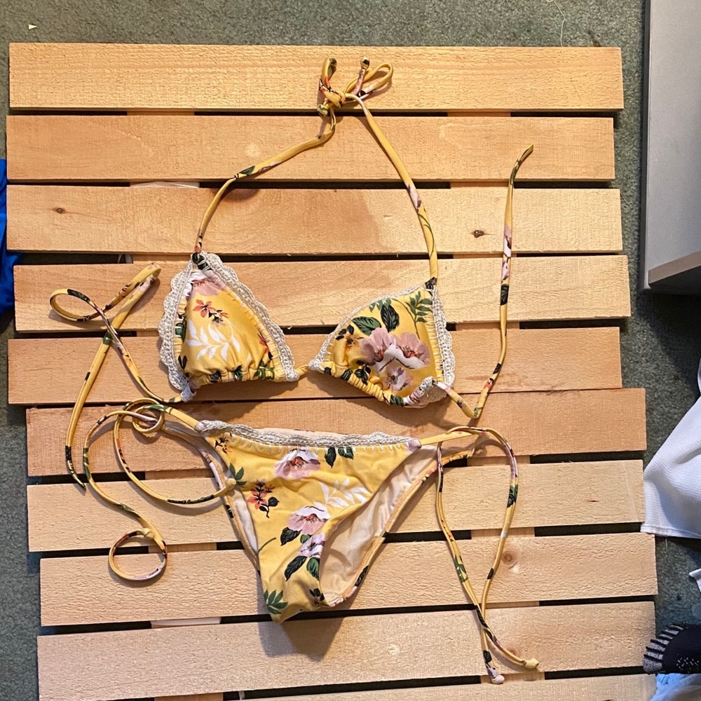SWIM TOP AND BOTTOM